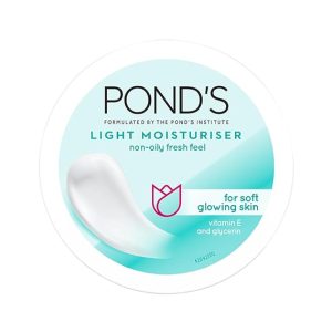 Ponds Light Moisturiser 300ml
